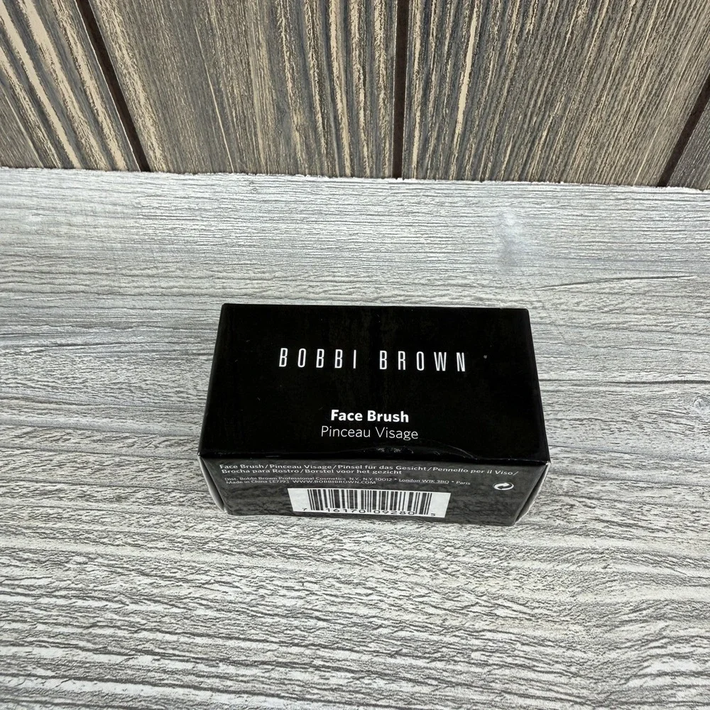 BOBBI BROWN - FACE BRUSH TRAVEL SIZE - 100% AUTHENTIC NIB  MSRP $34